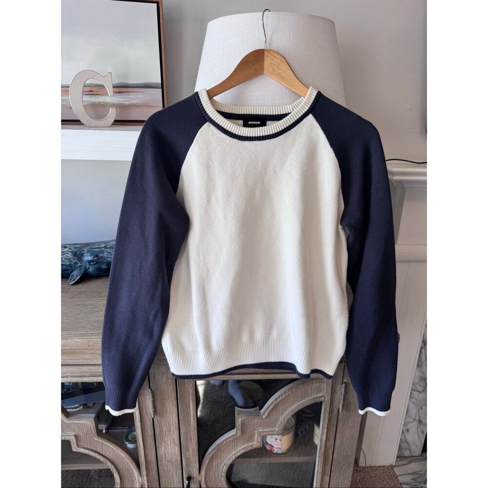 Monrow White and Blue Sweater Size‎ Medium